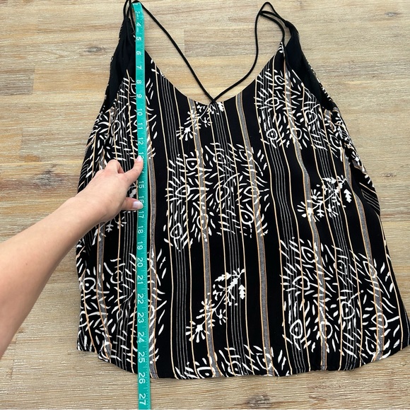 Hi-lo Patterned Tank - Picture 10 of 12